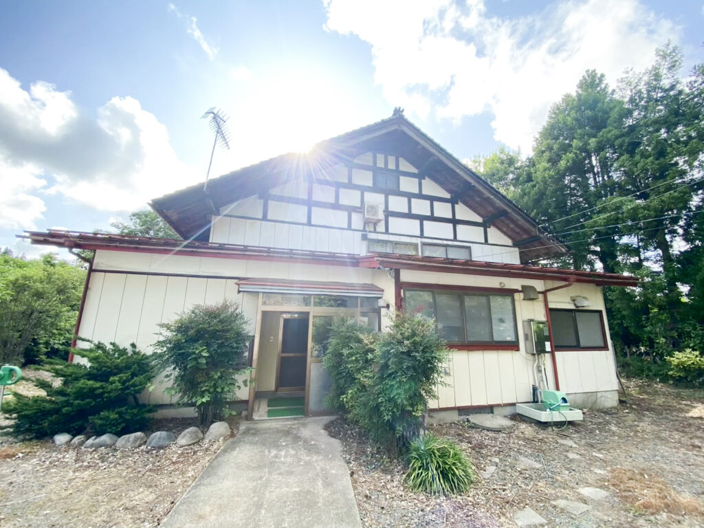 鶴岡市長沼字宮東　中古住宅