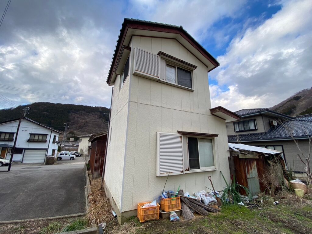 鶴岡市湯温海字湯之里　中古住宅